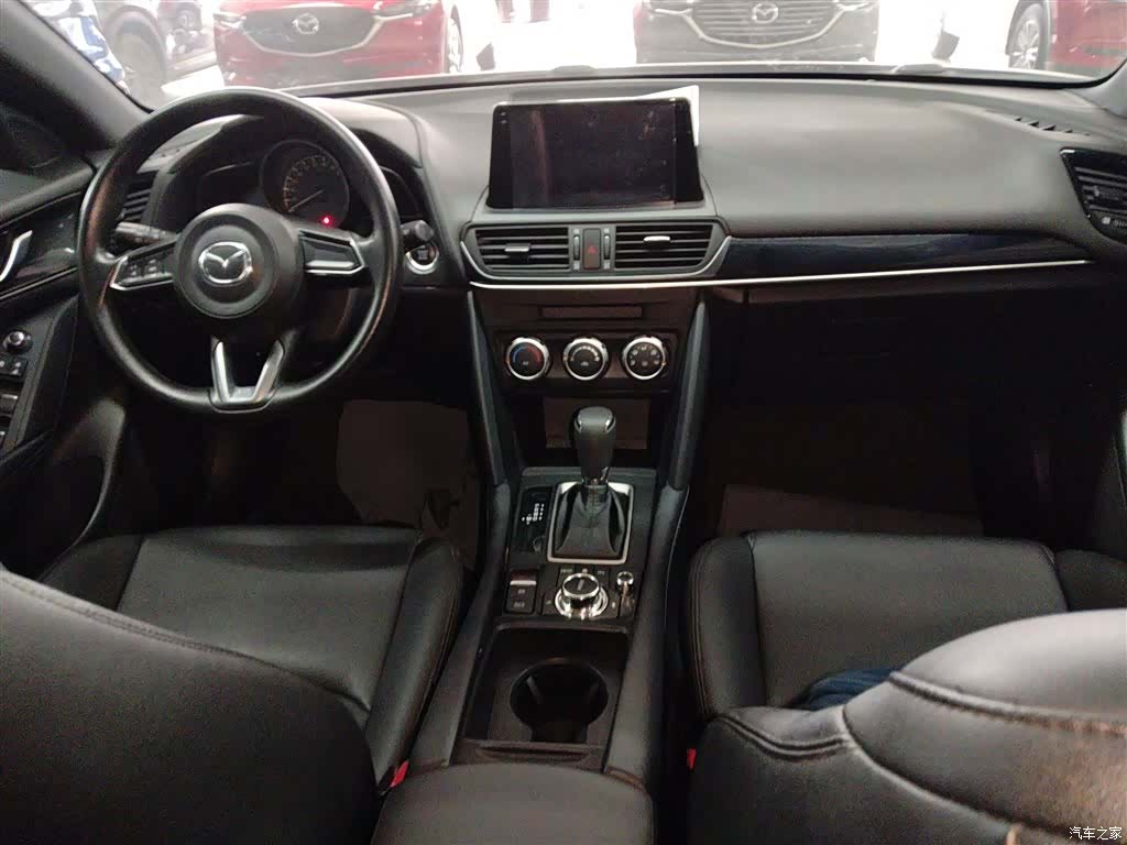 Mazda CX-4, 2020 все фото