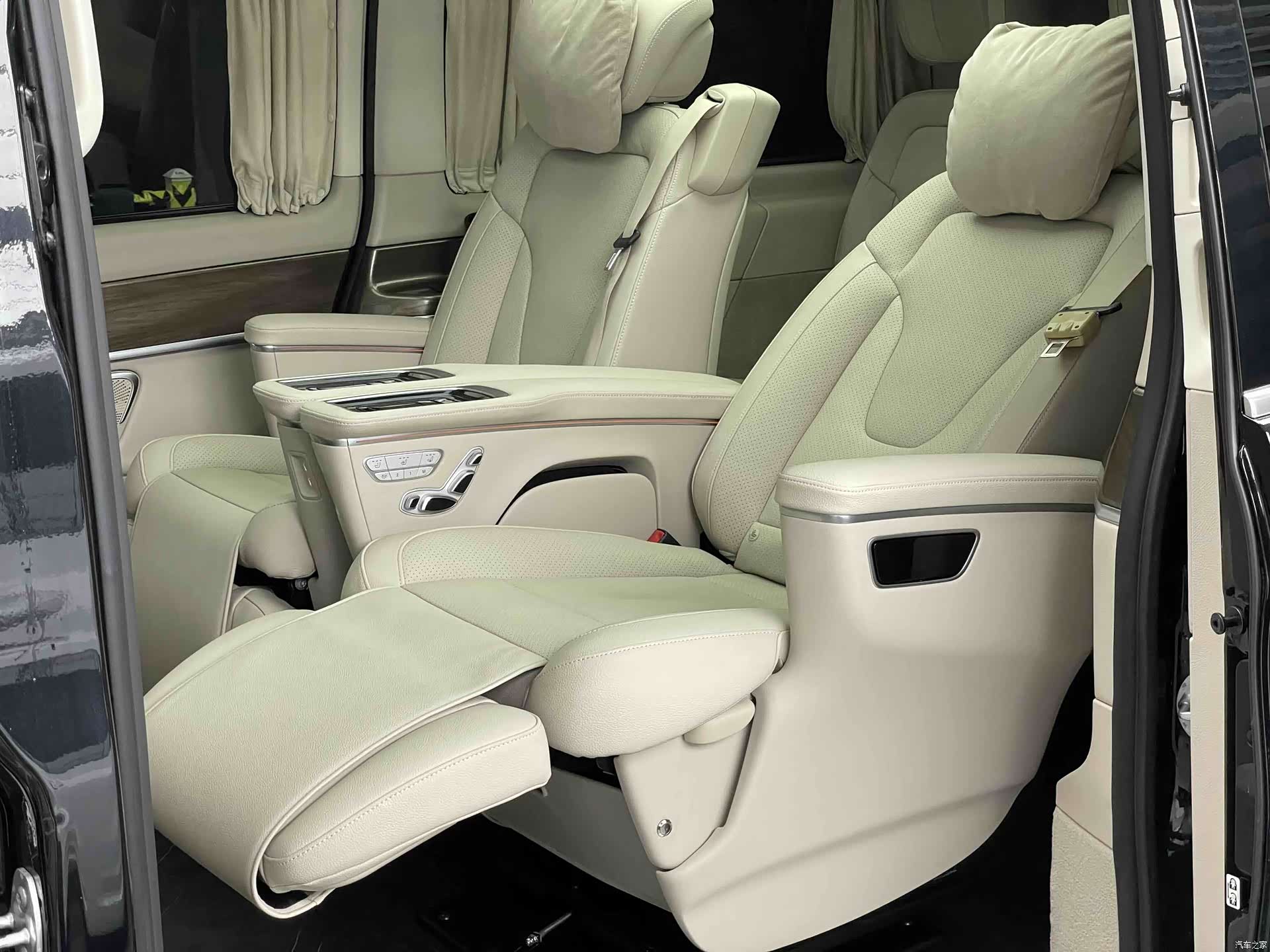 Mercedes-Benz V-Class, 2022 12