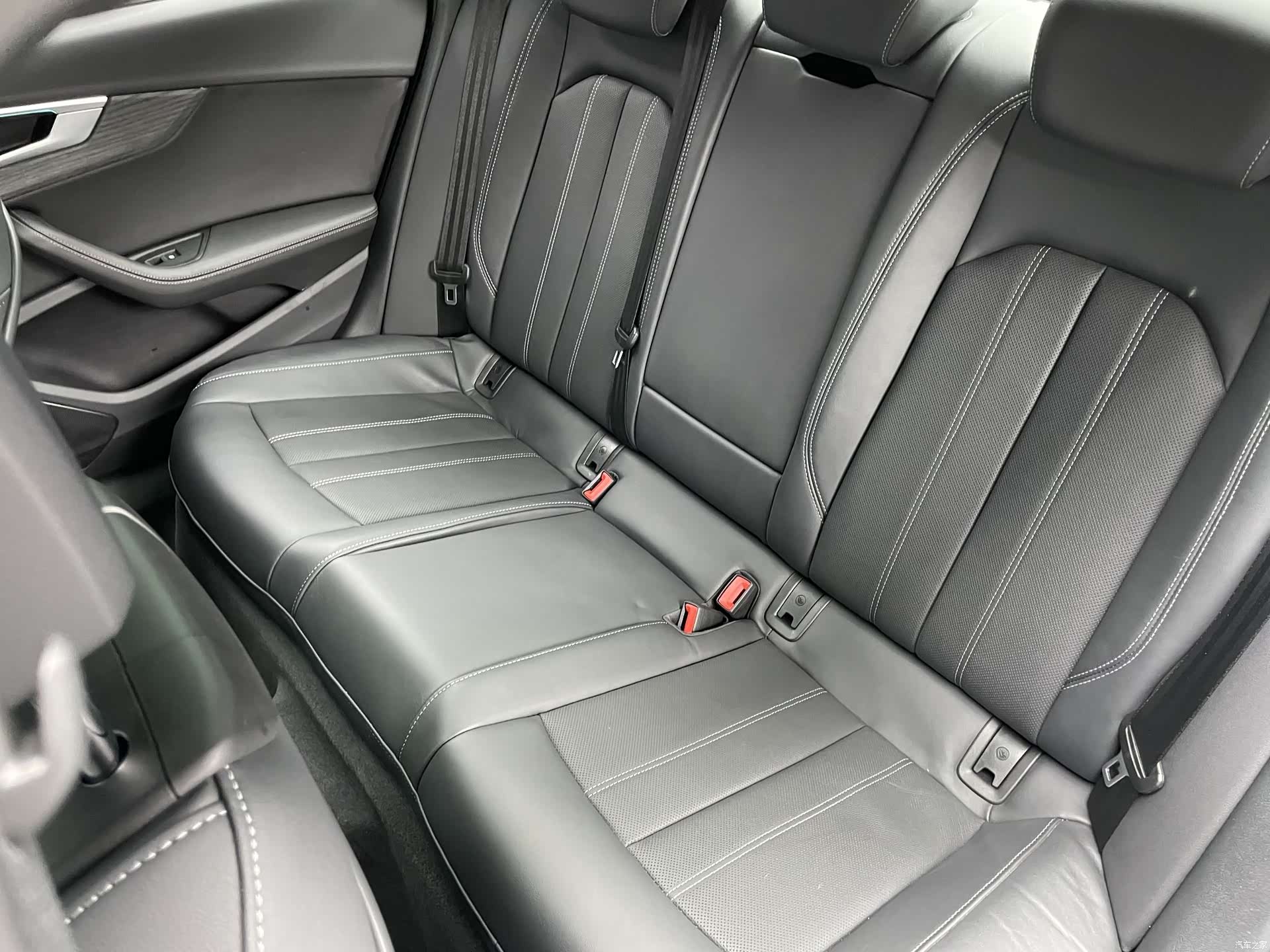 Audi A4L, 2023 14