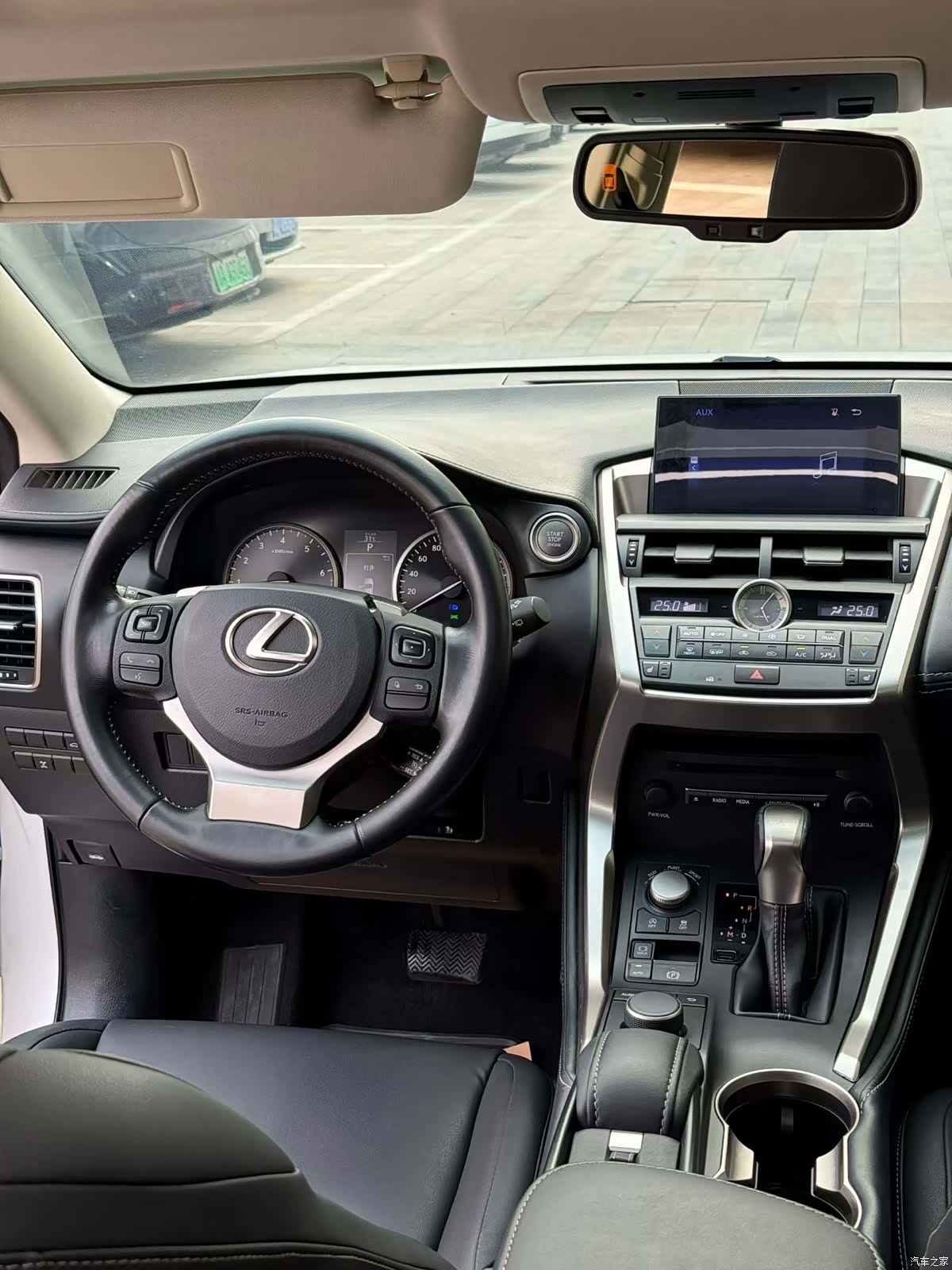 Lexus NX, 2016 3