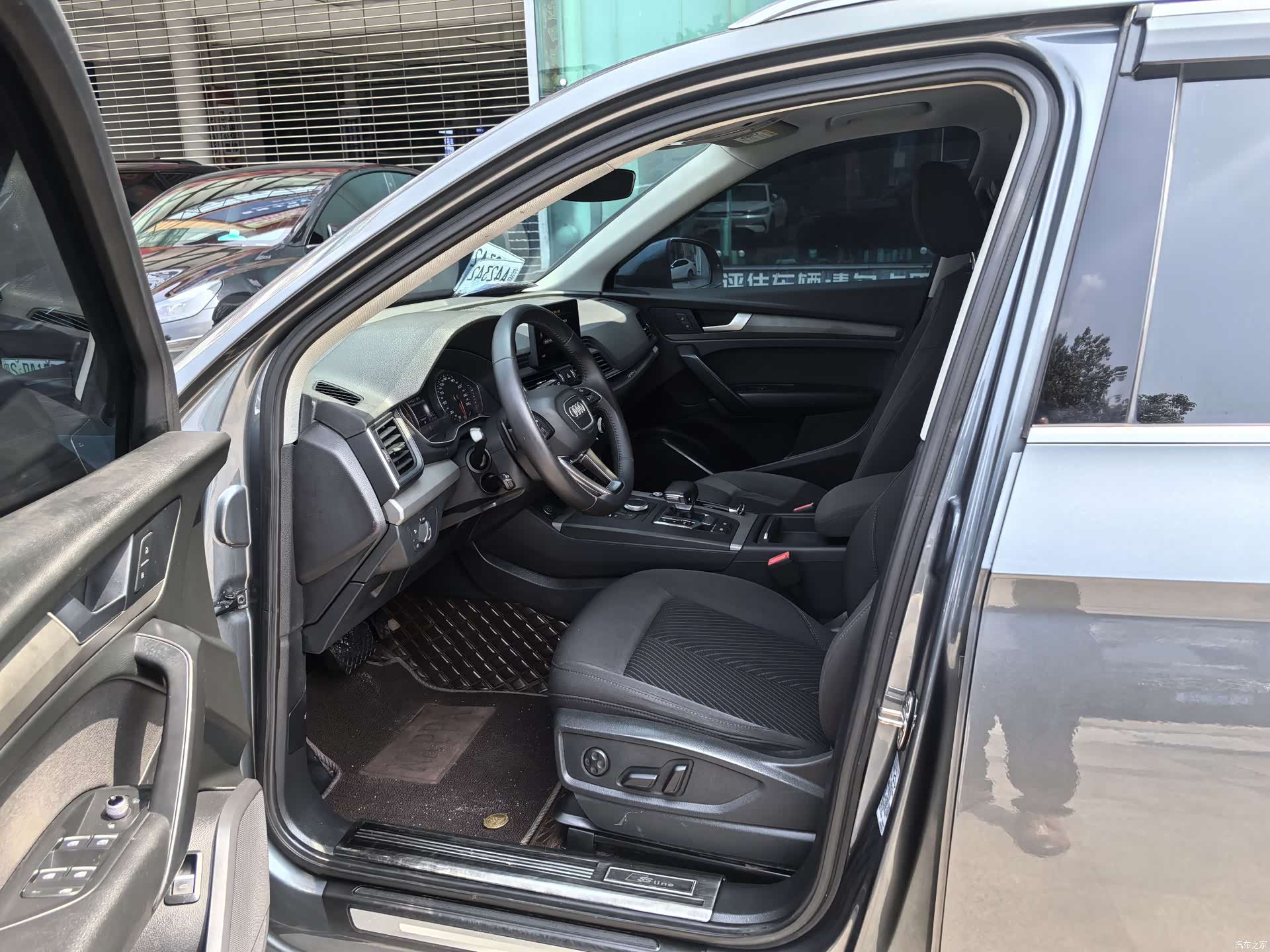 Audi Q5L, 2019 все фото