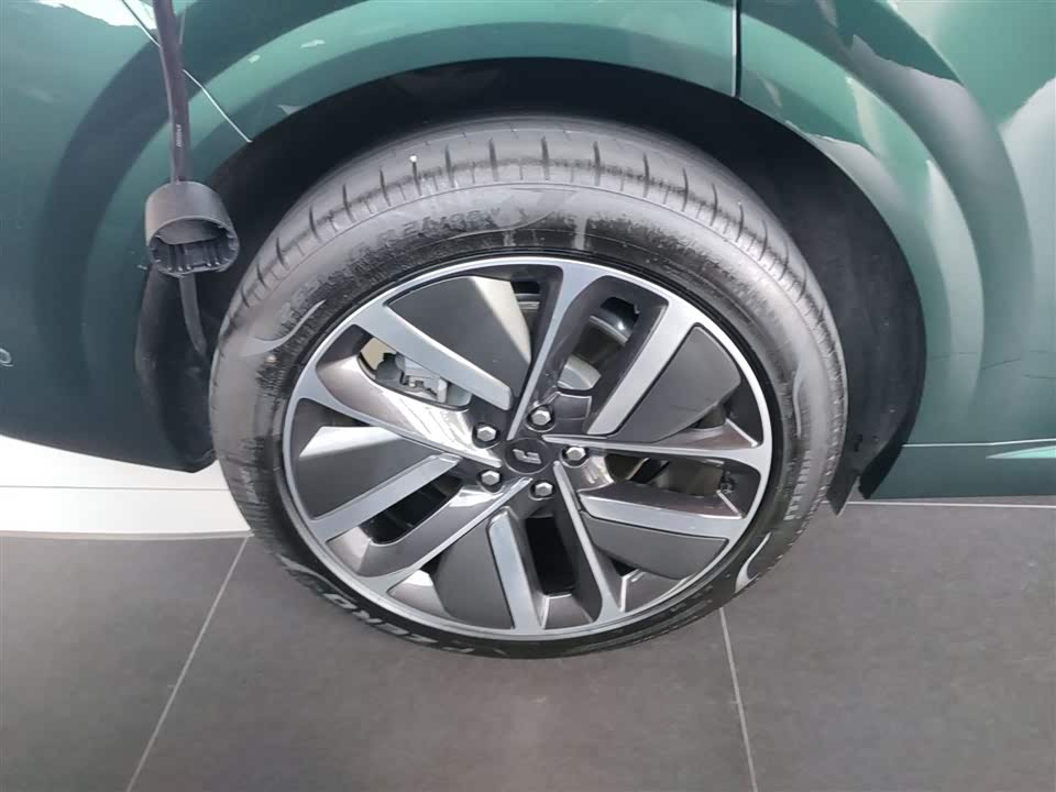 Li Auto Ideal L6