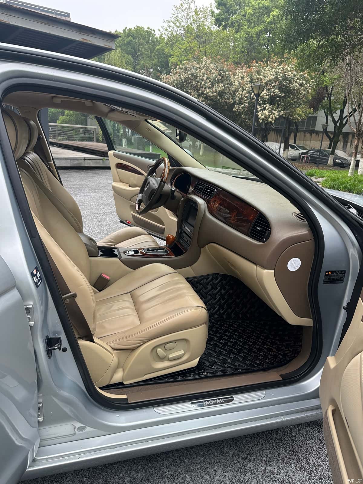Jaguar S-TYPE, 2008 12