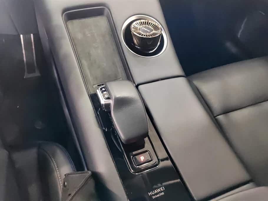 AITO Ask the world M5