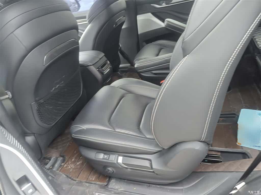 Maxus D90, 2018 13