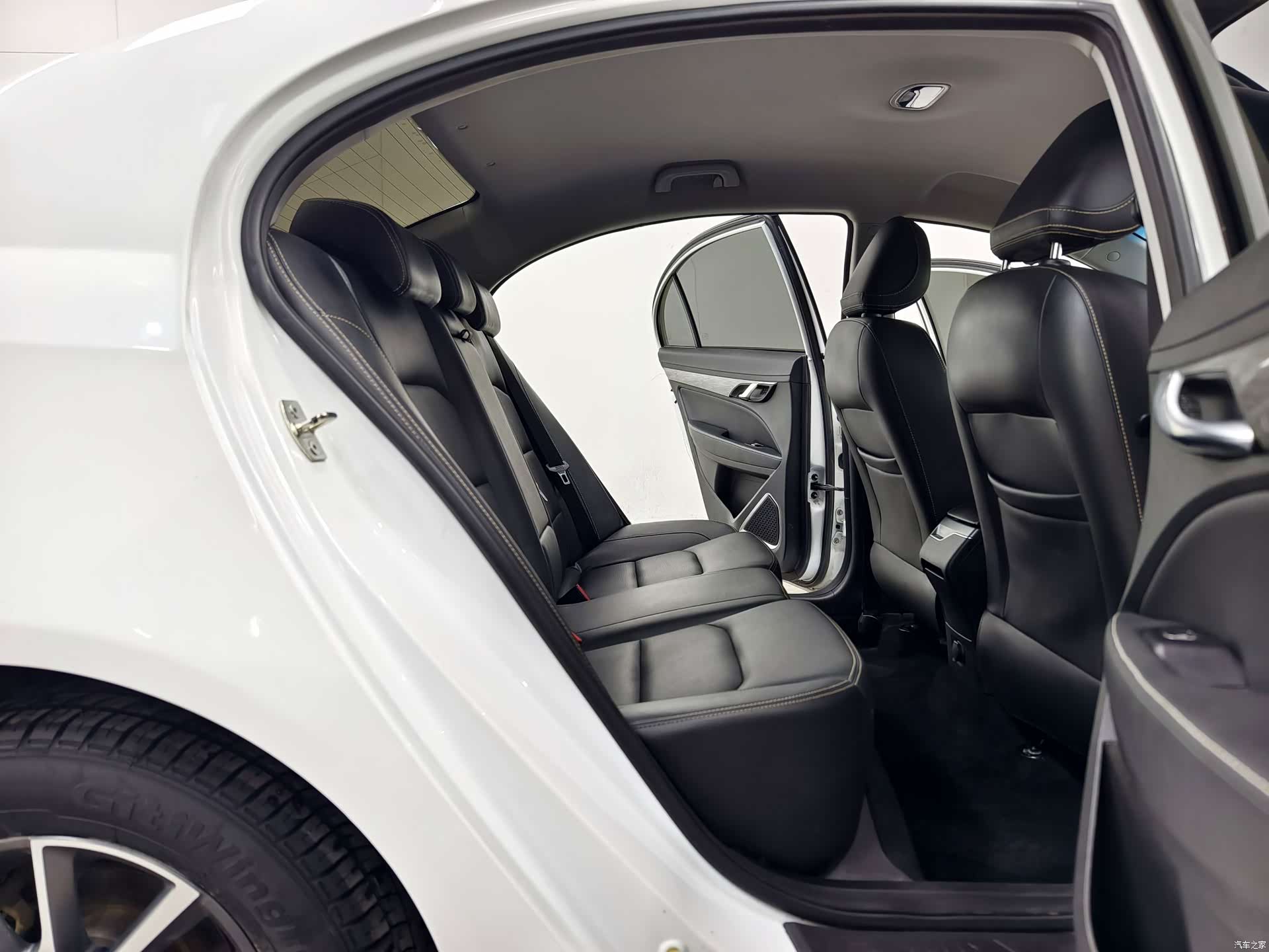 Geely Emgrand, 2019 15