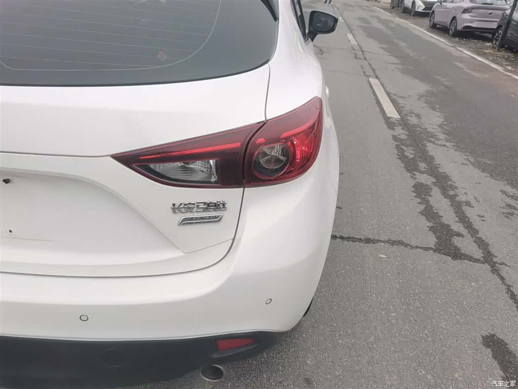 Mazda Mazda3, 2016 23