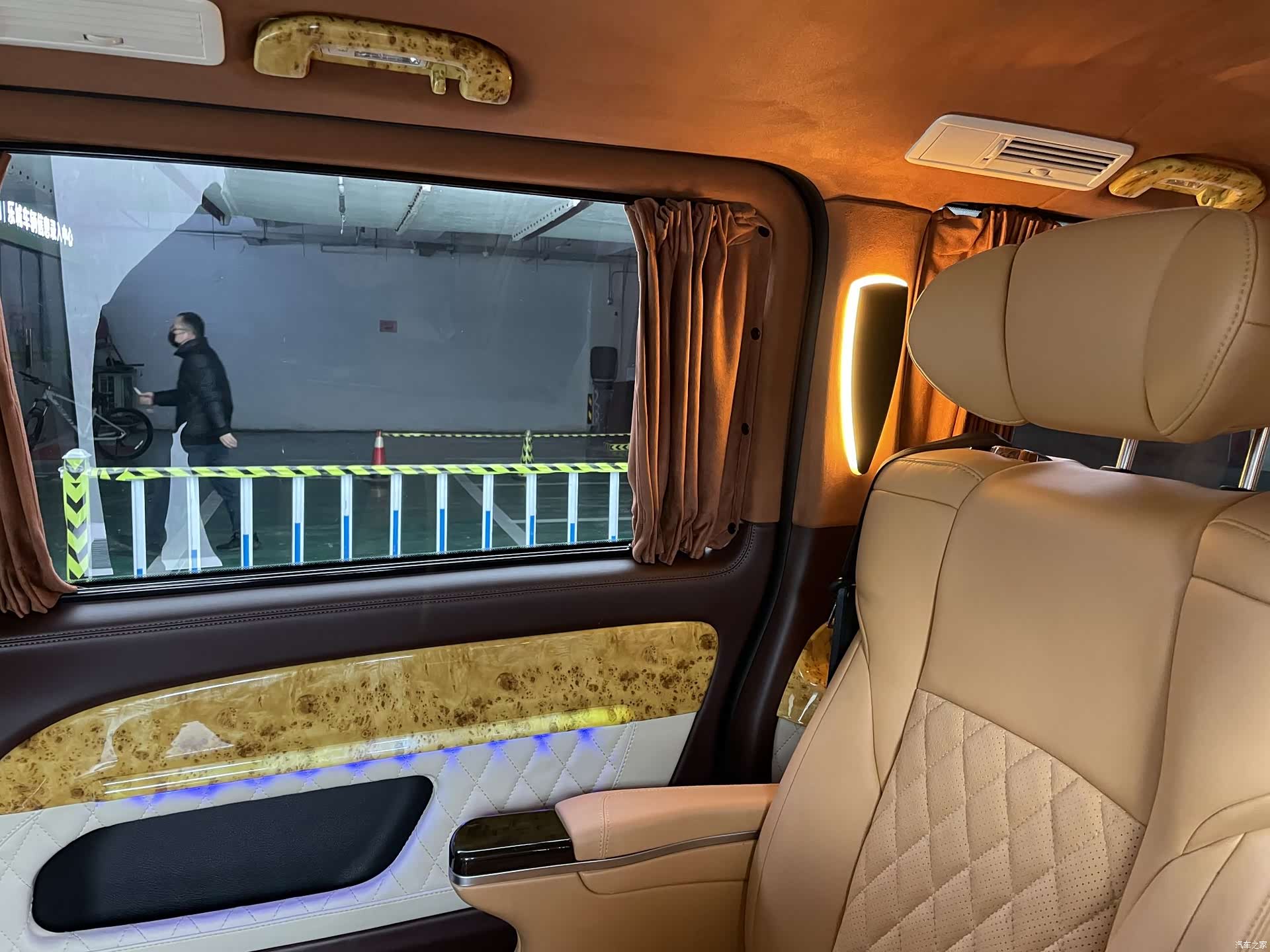Mercedes-Benz 7, 2020 7