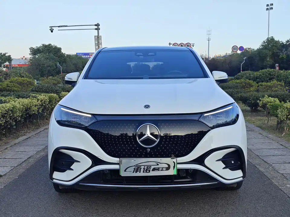 Mercedes-Benz EQE SUV