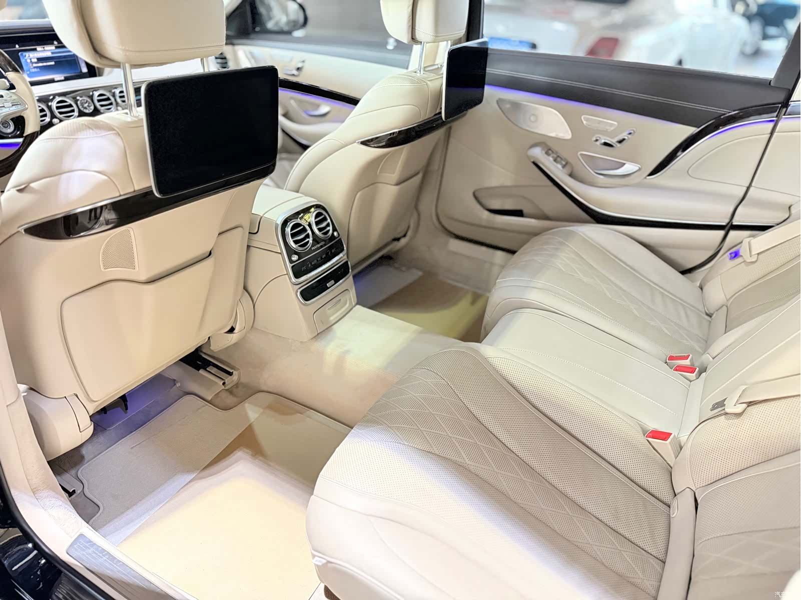 Maybach S-Class, 2020 10