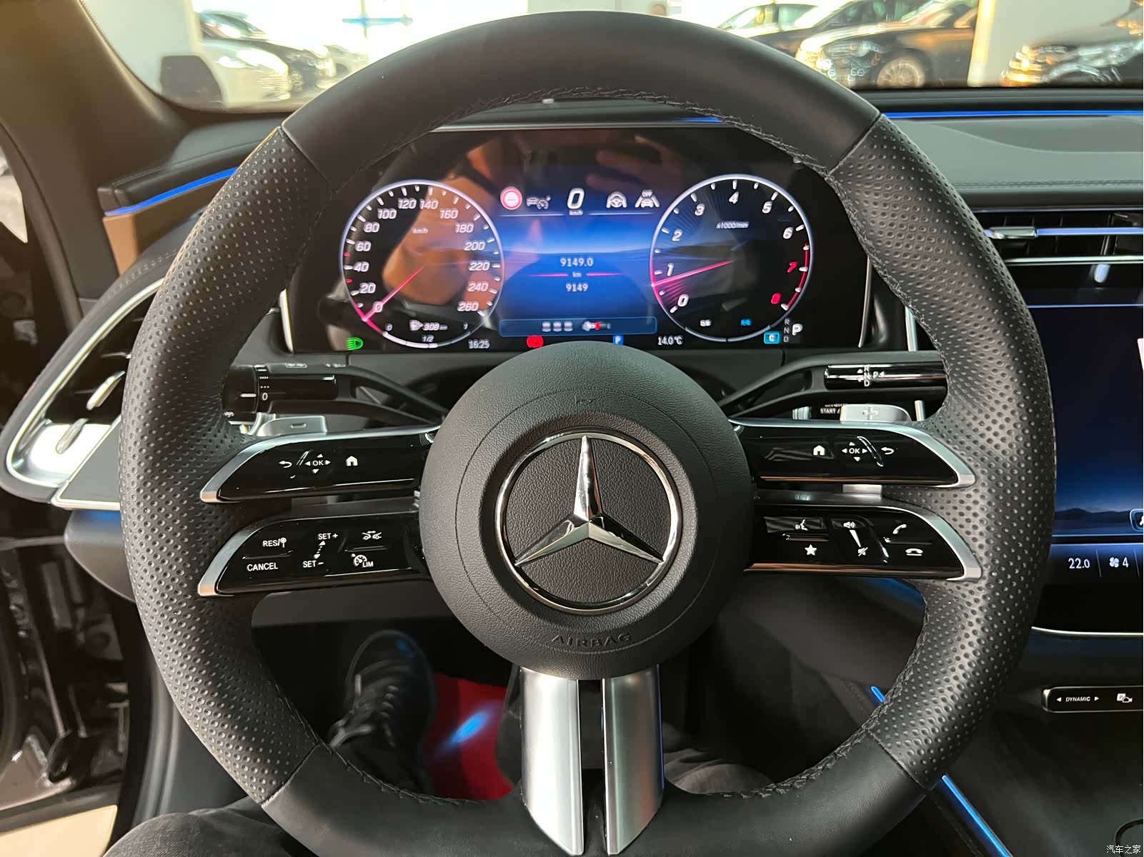 Mercedes-Benz E-Class, 2024 8