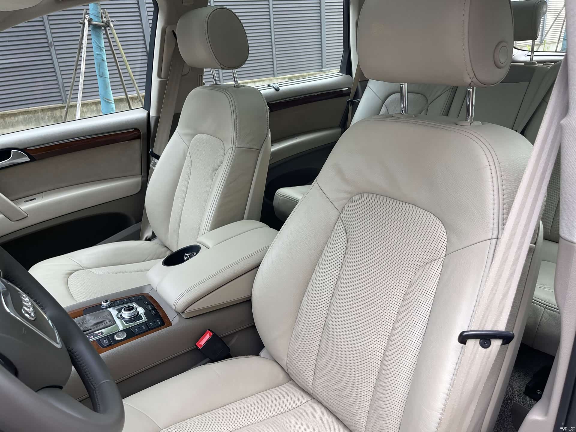Audi Q7, 2011 13