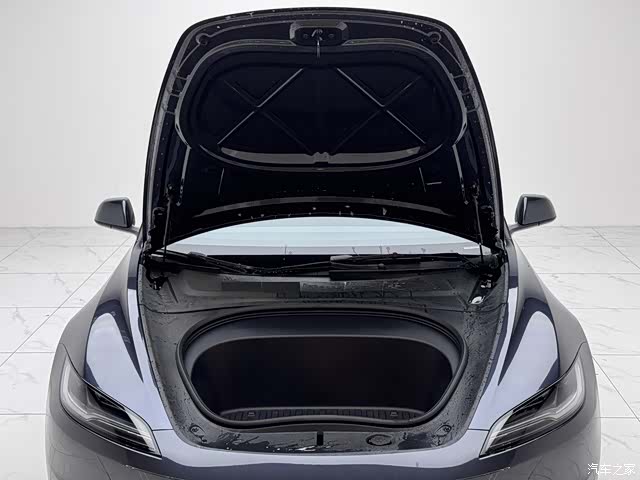 Tesla Model 3, 2026 11