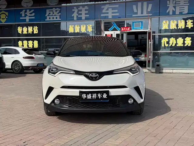Toyota C-HR 2019 — купить из Китая под заказ