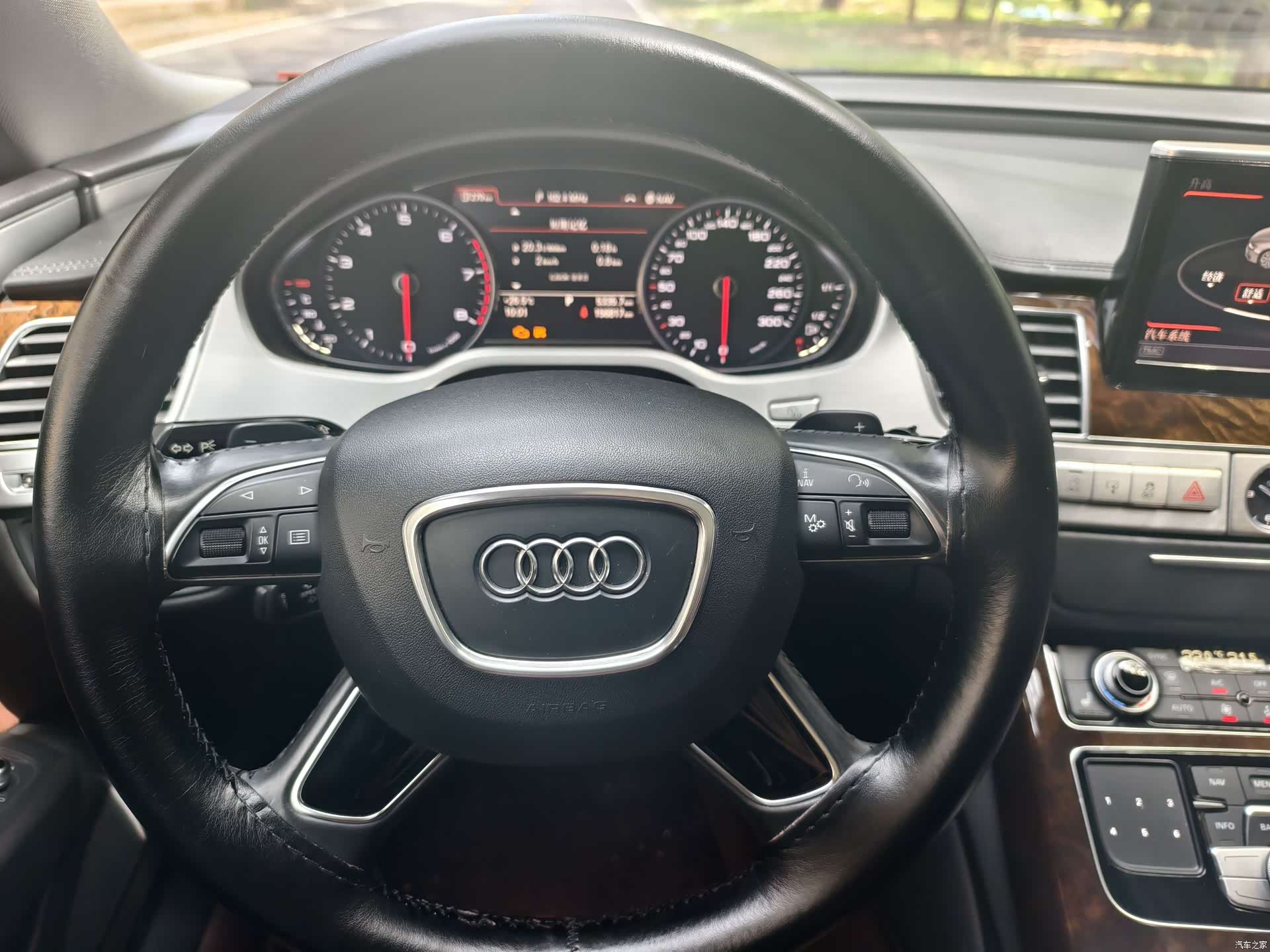 Audi A8L, 2017 13