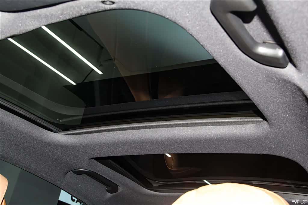 Mercedes-Benz E-Class, 2025 29