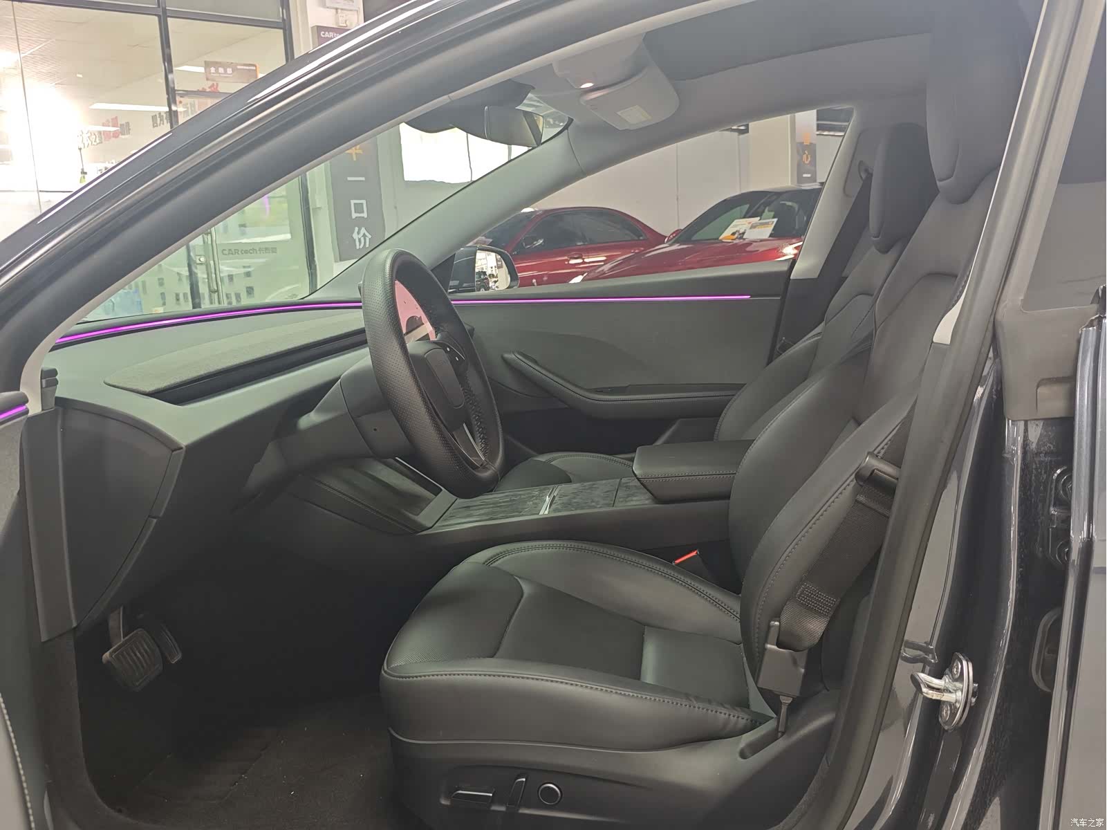 Tesla Model 3, 2025 3