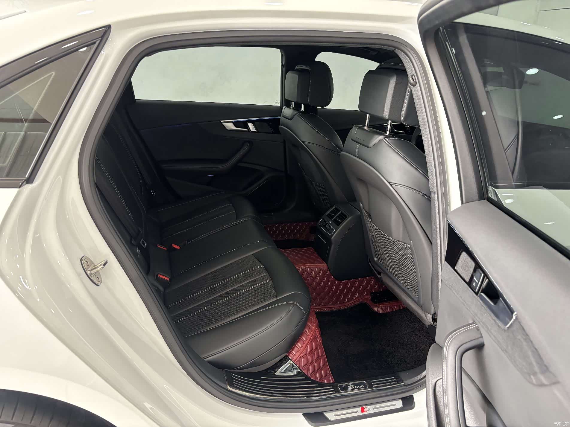 Audi A4L, 2024 25