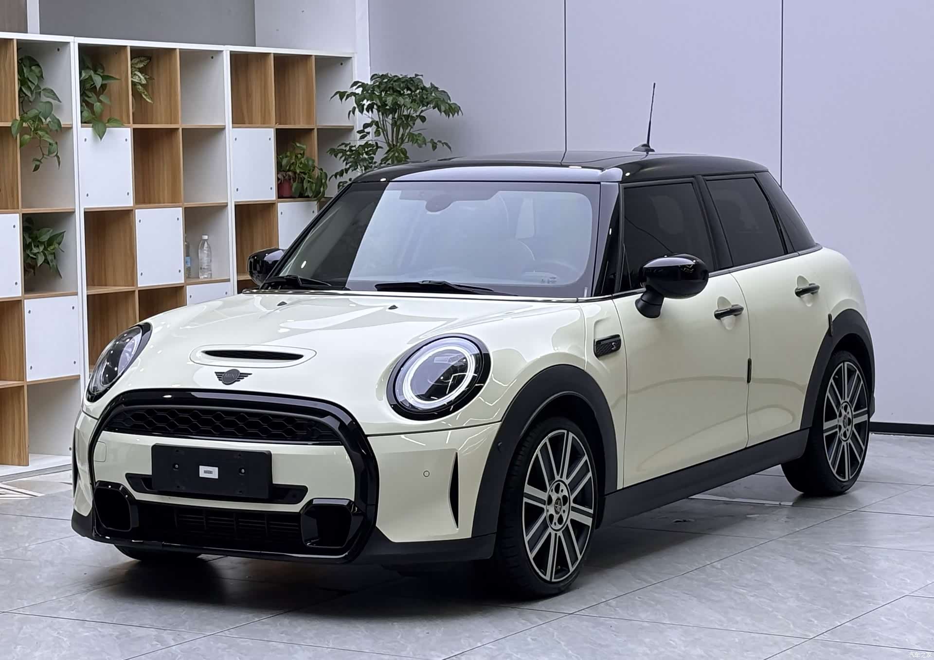 Mini Cooper, 2022 1