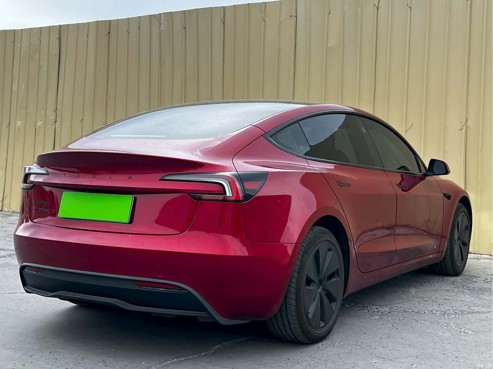 Tesla Model 3, 2025 7