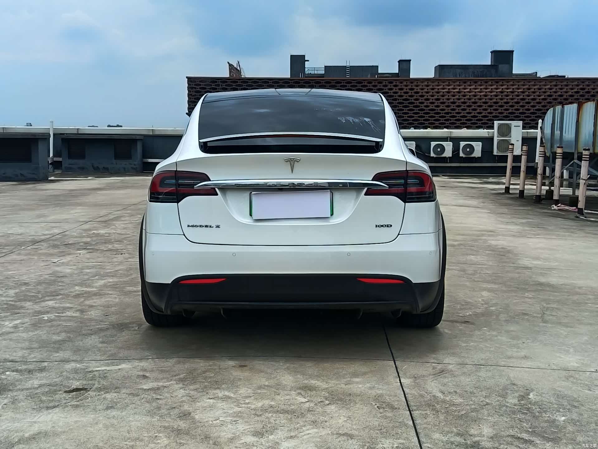 Tesla Model X, 2017 7