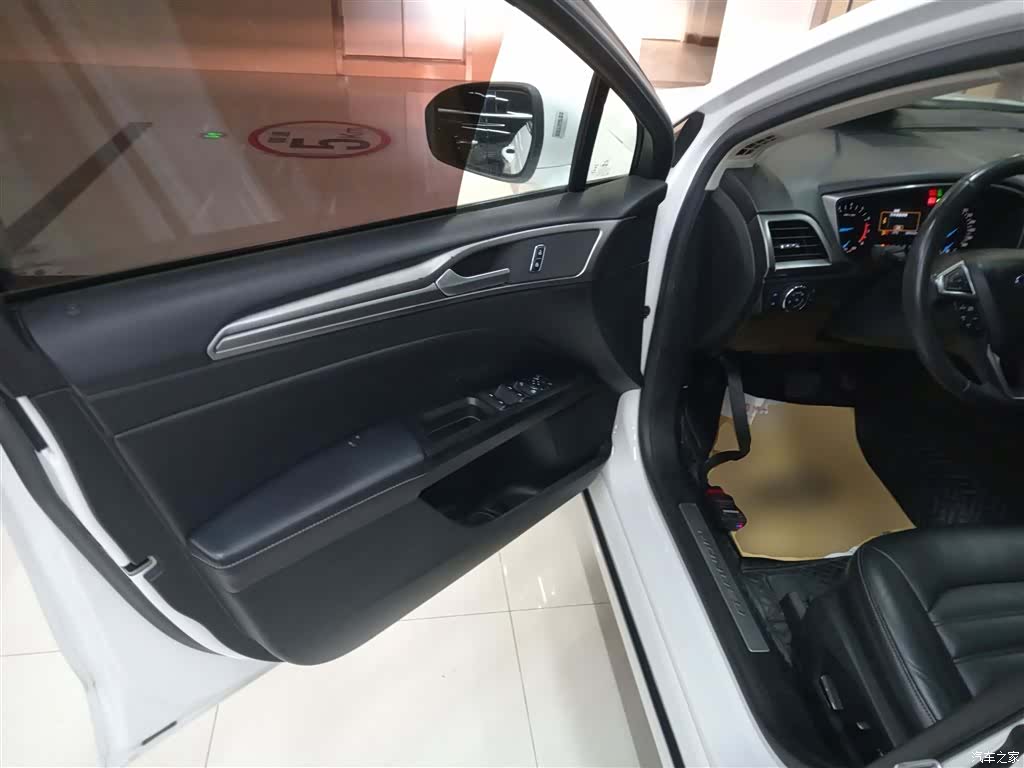 Ford Mondeo, 2017 12