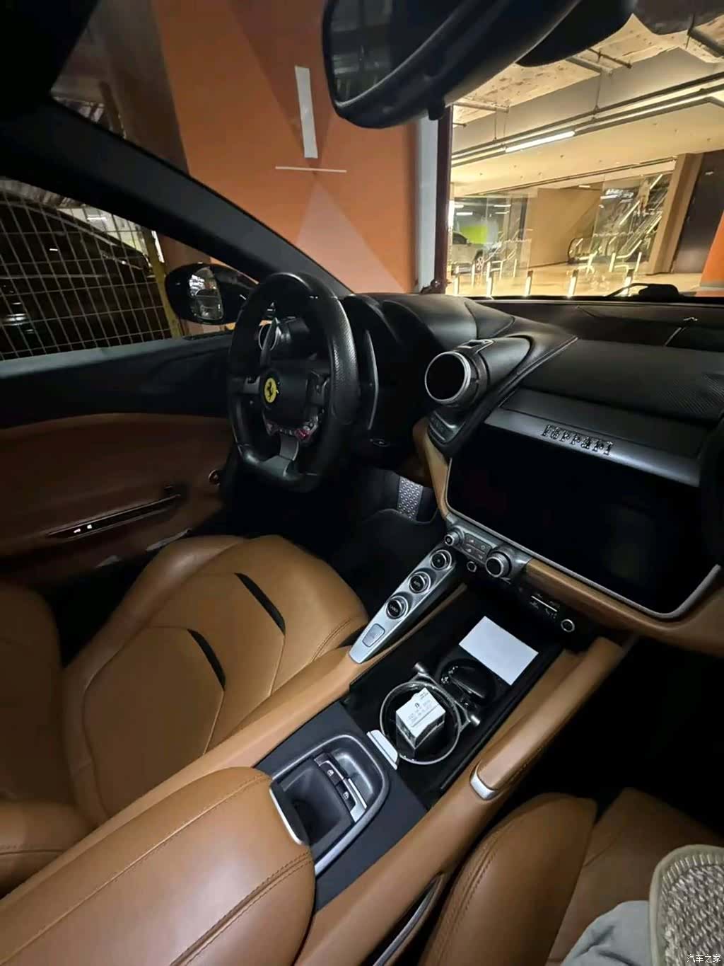 Ferrari GTC4Lus, 2017 все фото