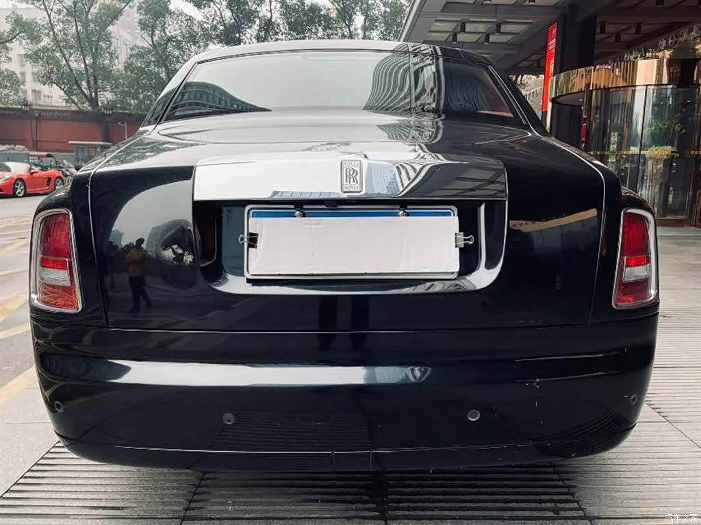 Rolls-Royce Phantom, 2012 все фото