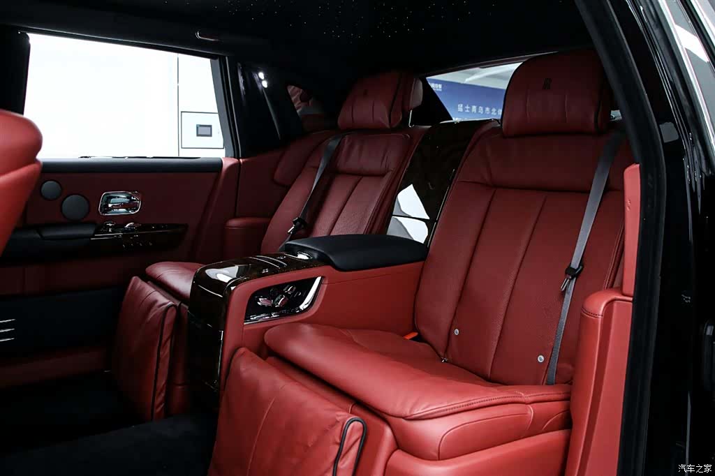 Rolls-Royce Phantom, 2022 14