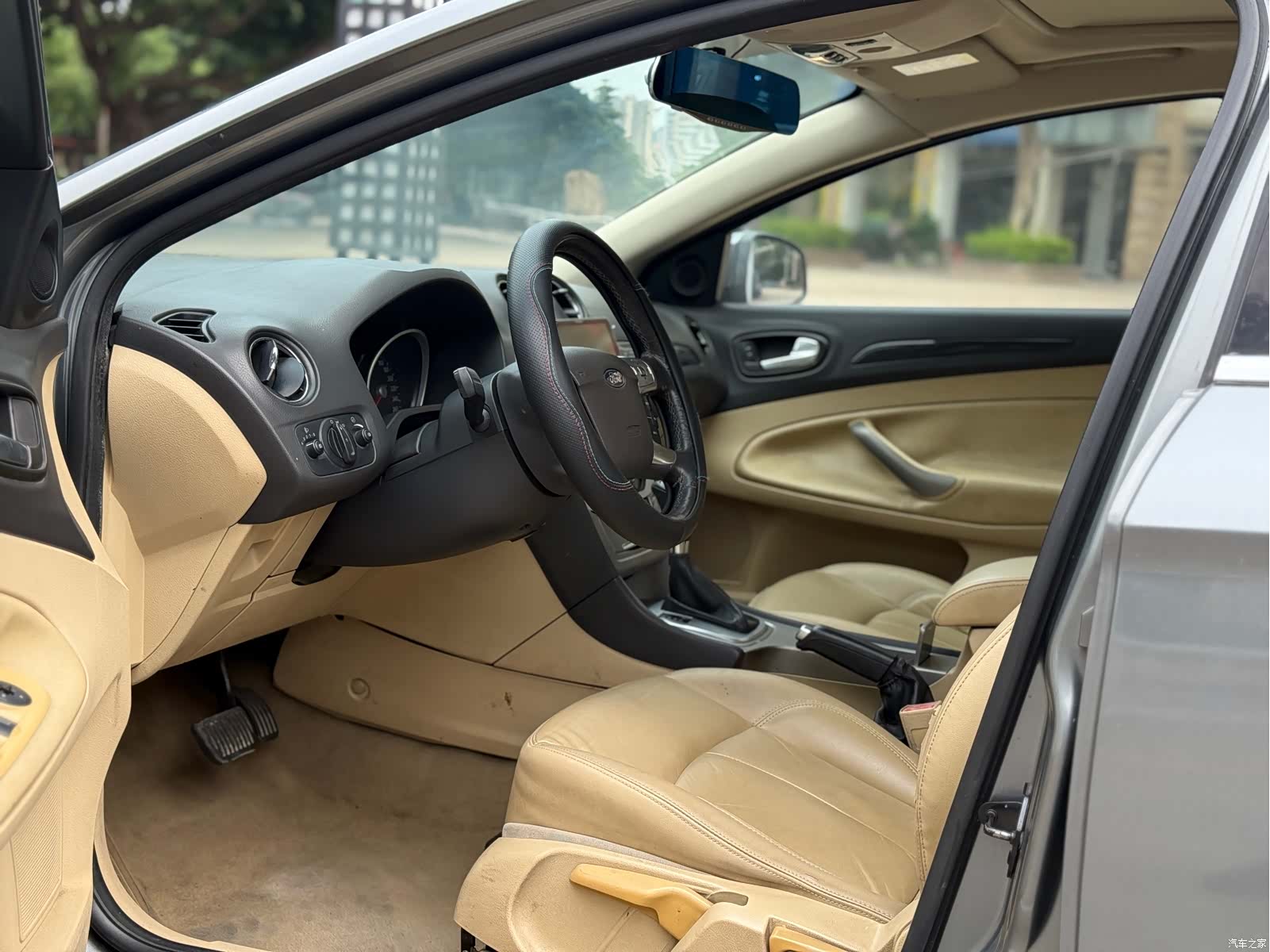 Ford Mondeo, 2011 4
