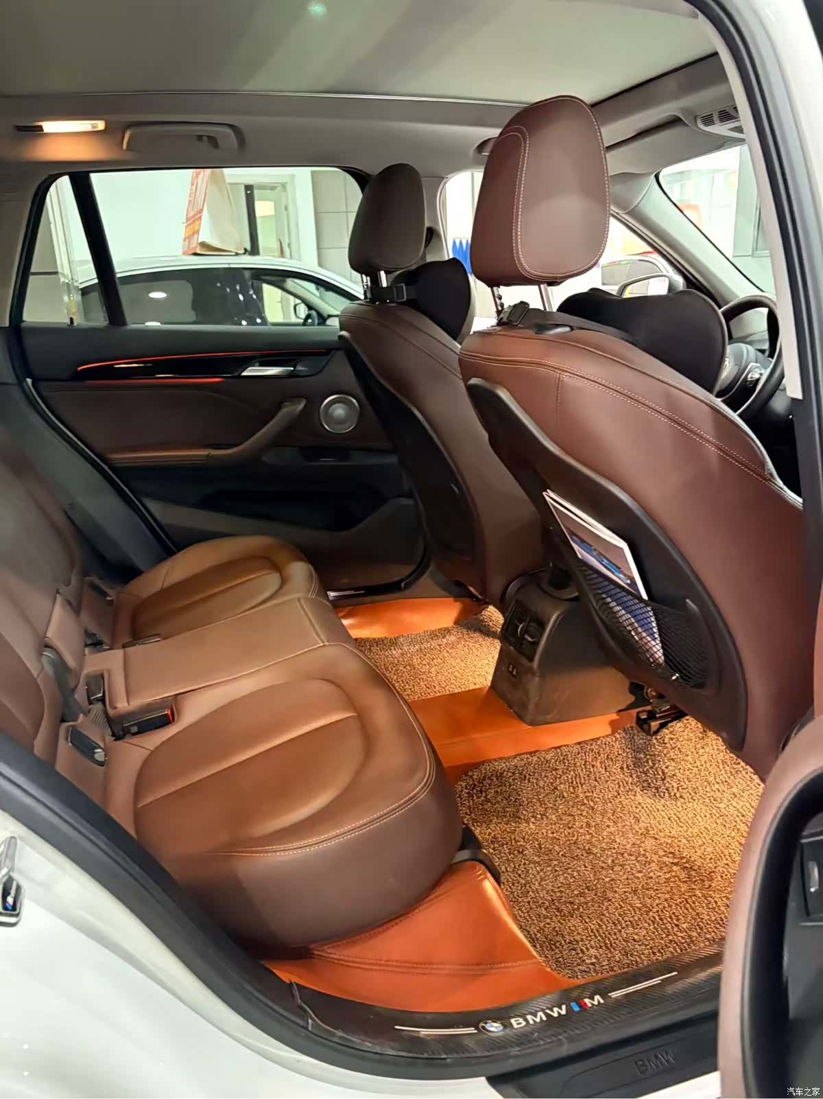 BMW X1, 2021 все фото