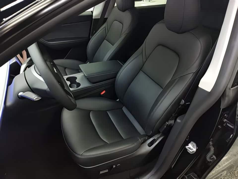 Tesla Model Y Tesla Model Y