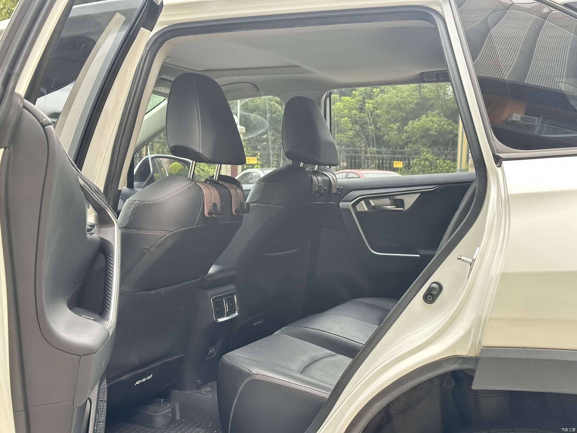 Toyota RAV4, 2022 4
