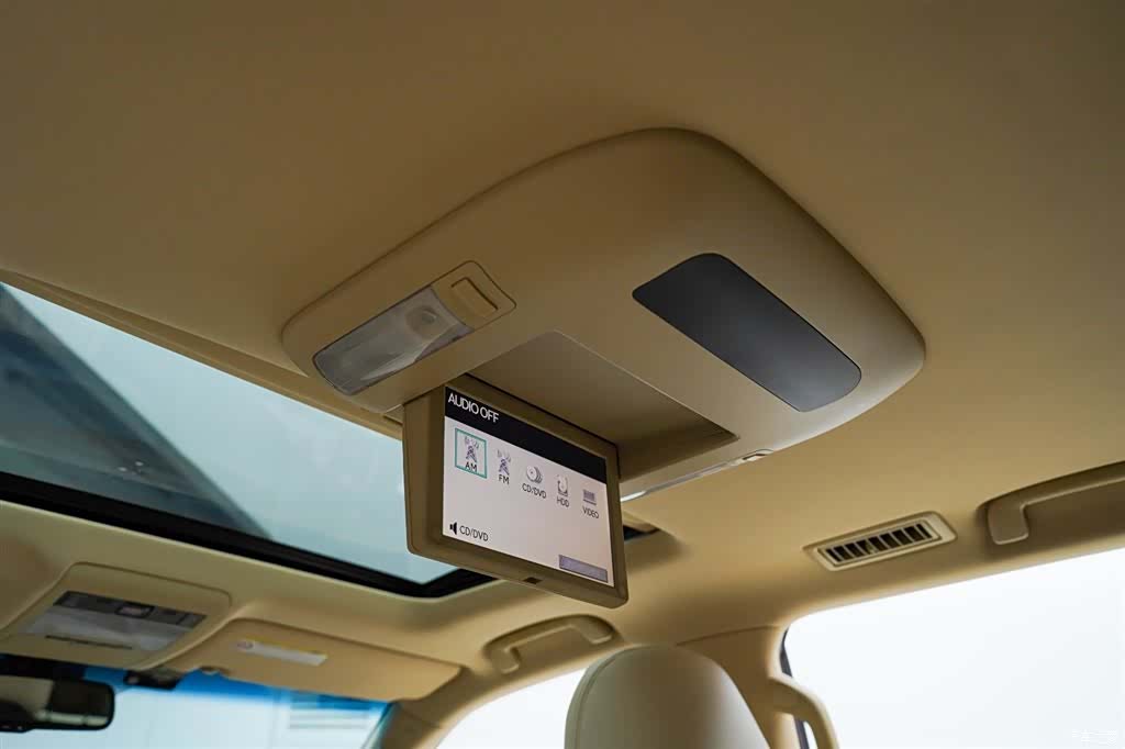 Lexus LX, 2011 15