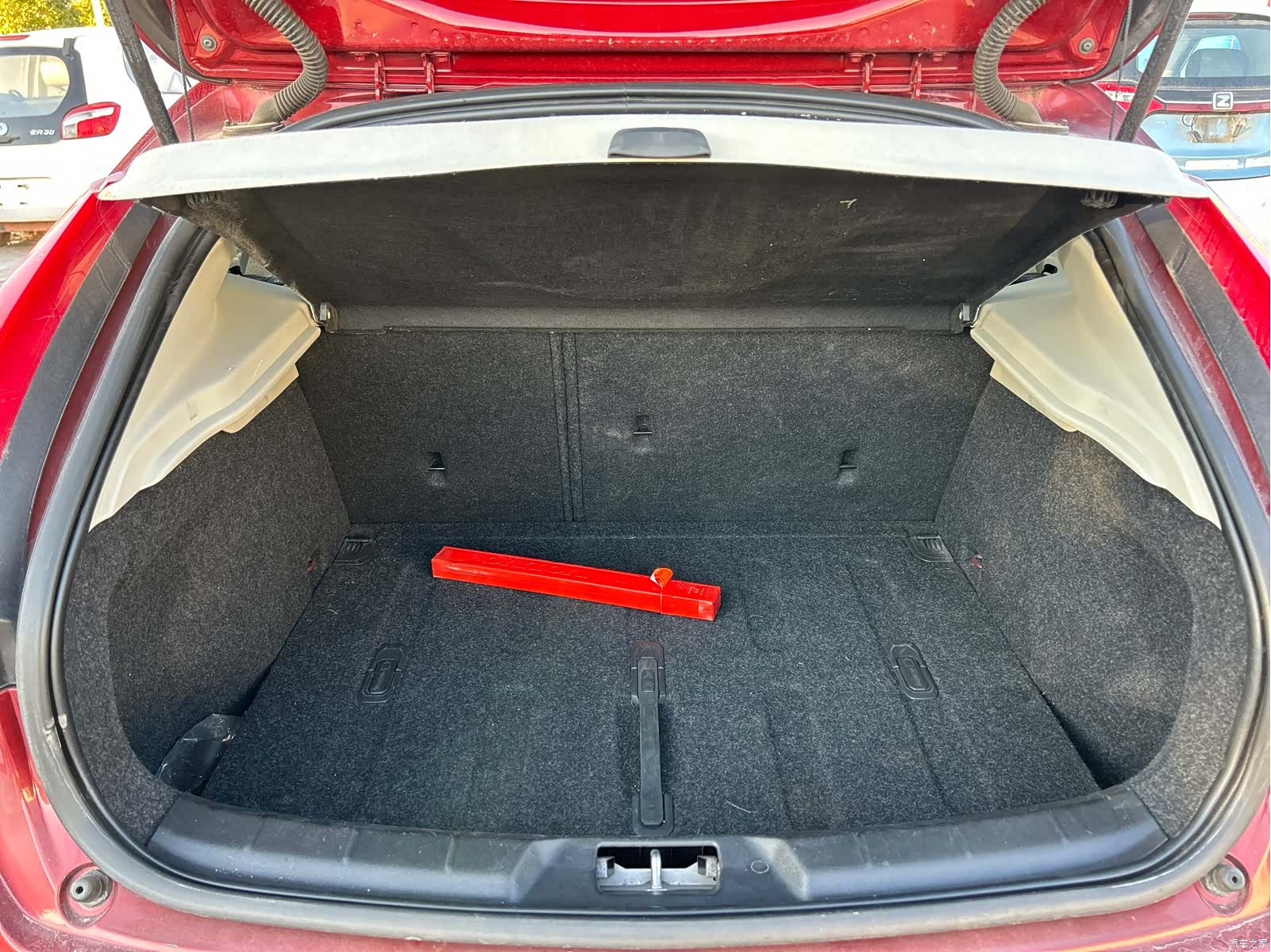 Volvo V40, 2015 34