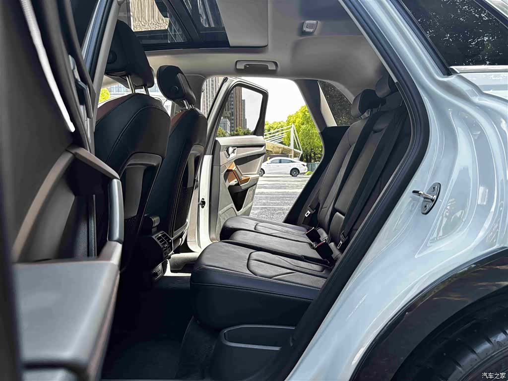 Audi Q3, 2023 14