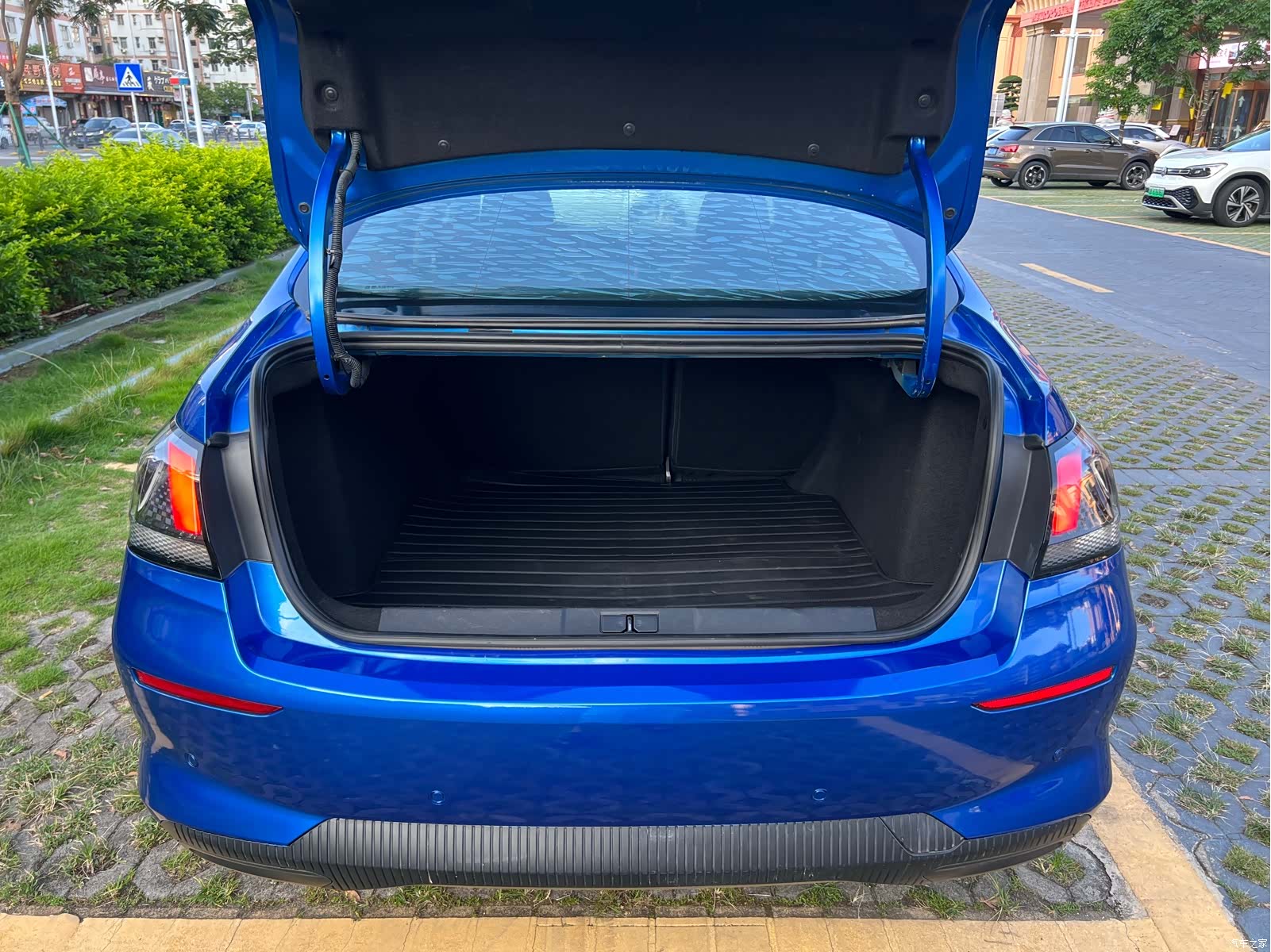 Peugeot 408, 2019 9