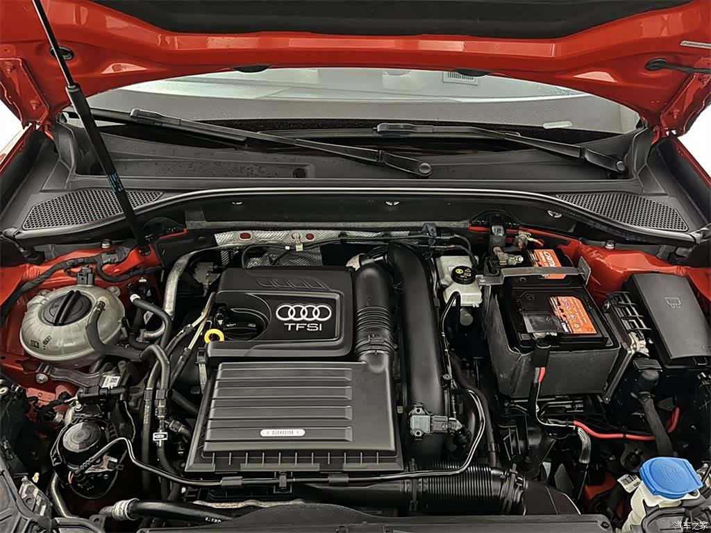 Audi Q2L, 2019 8