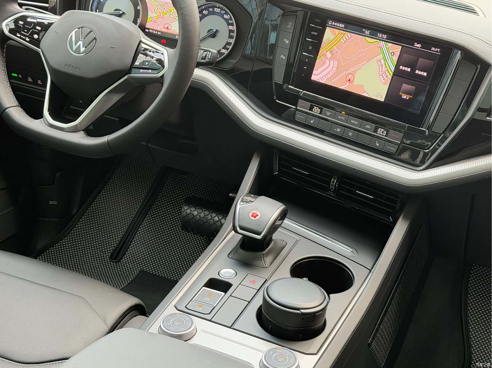 Volkswagen Touareg, 2022 10