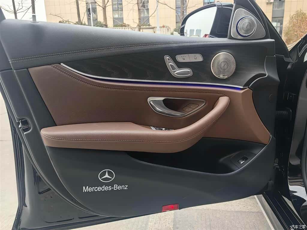 Mercedes-Benz E-Class, 2022 4