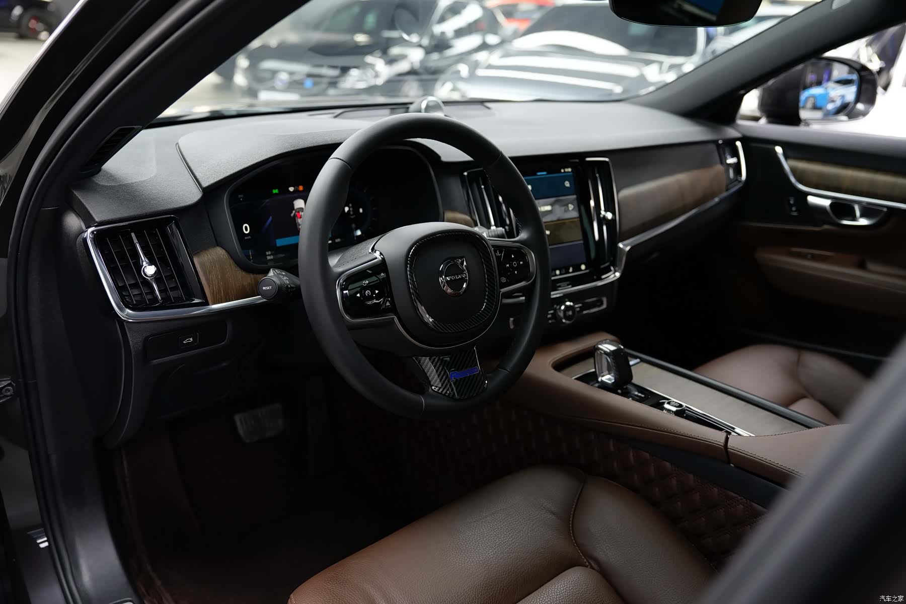 Volvo V90, 2023 10