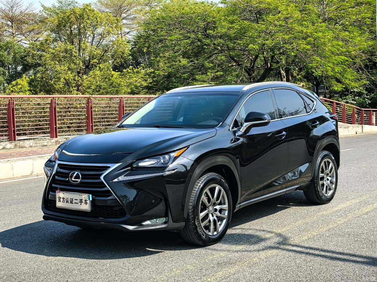 Lexus NX, 2016 1