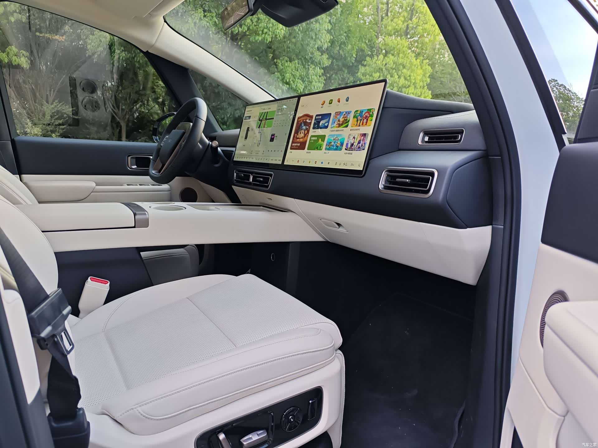 Li Auto MEGA, 2025 8