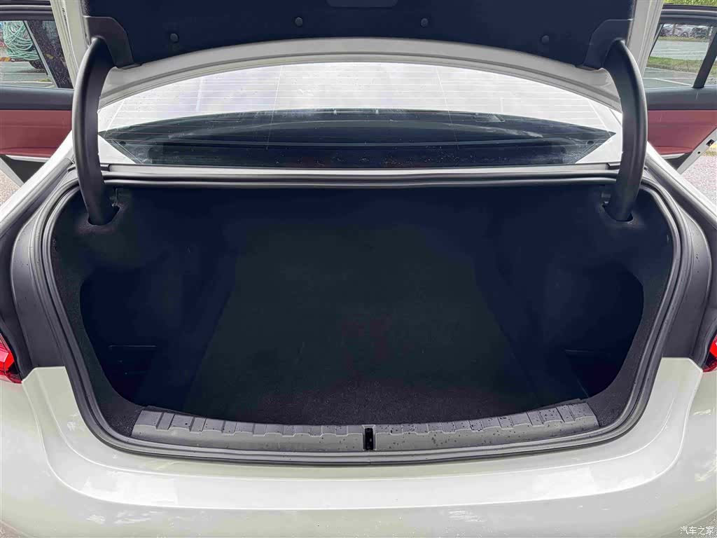 BMW 3 Series, 2023 18