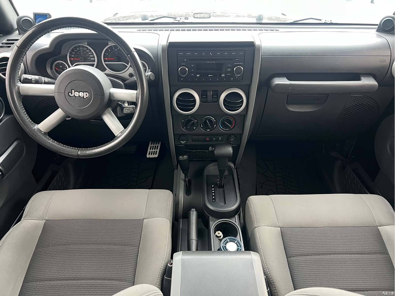 Jeep Wrangler, 2011 9