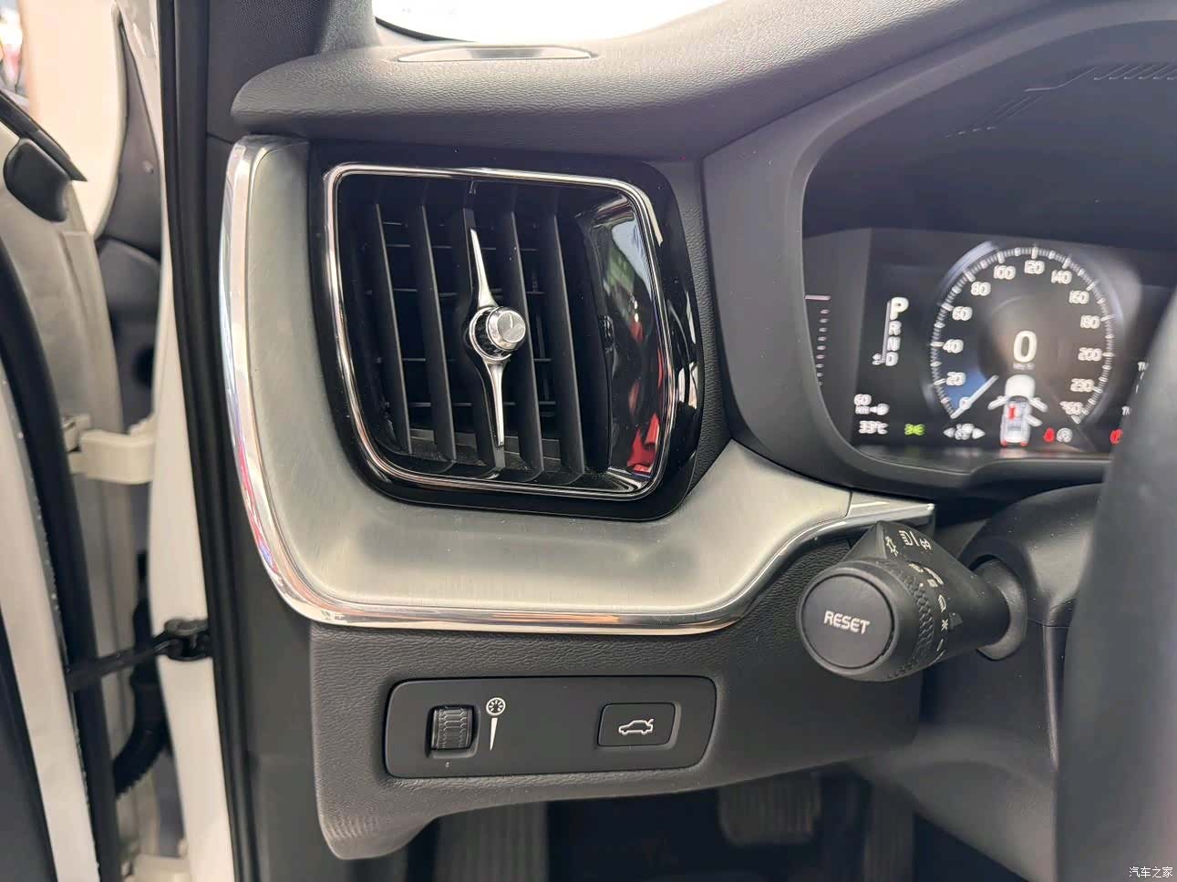 Volvo XC60, 2018 16