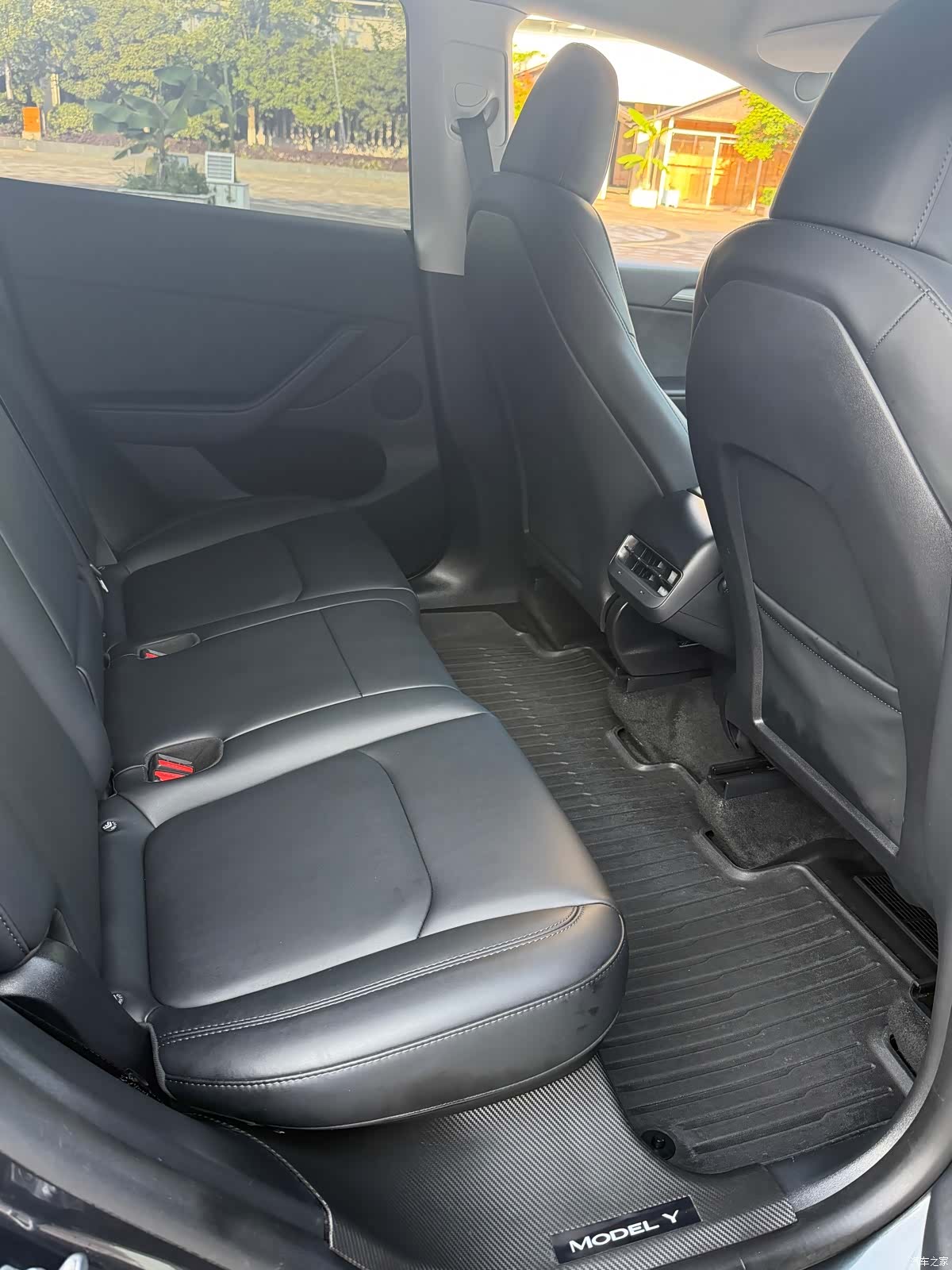 Tesla Model Y, 2024 все фото
