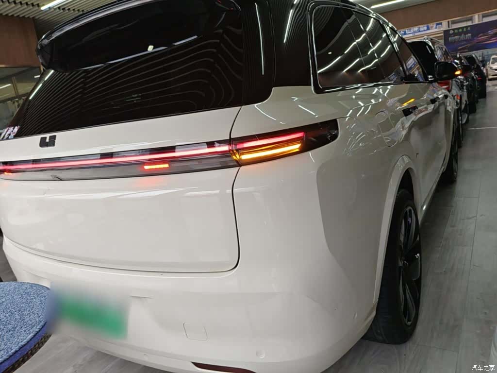 Li Auto L8, 2023 7