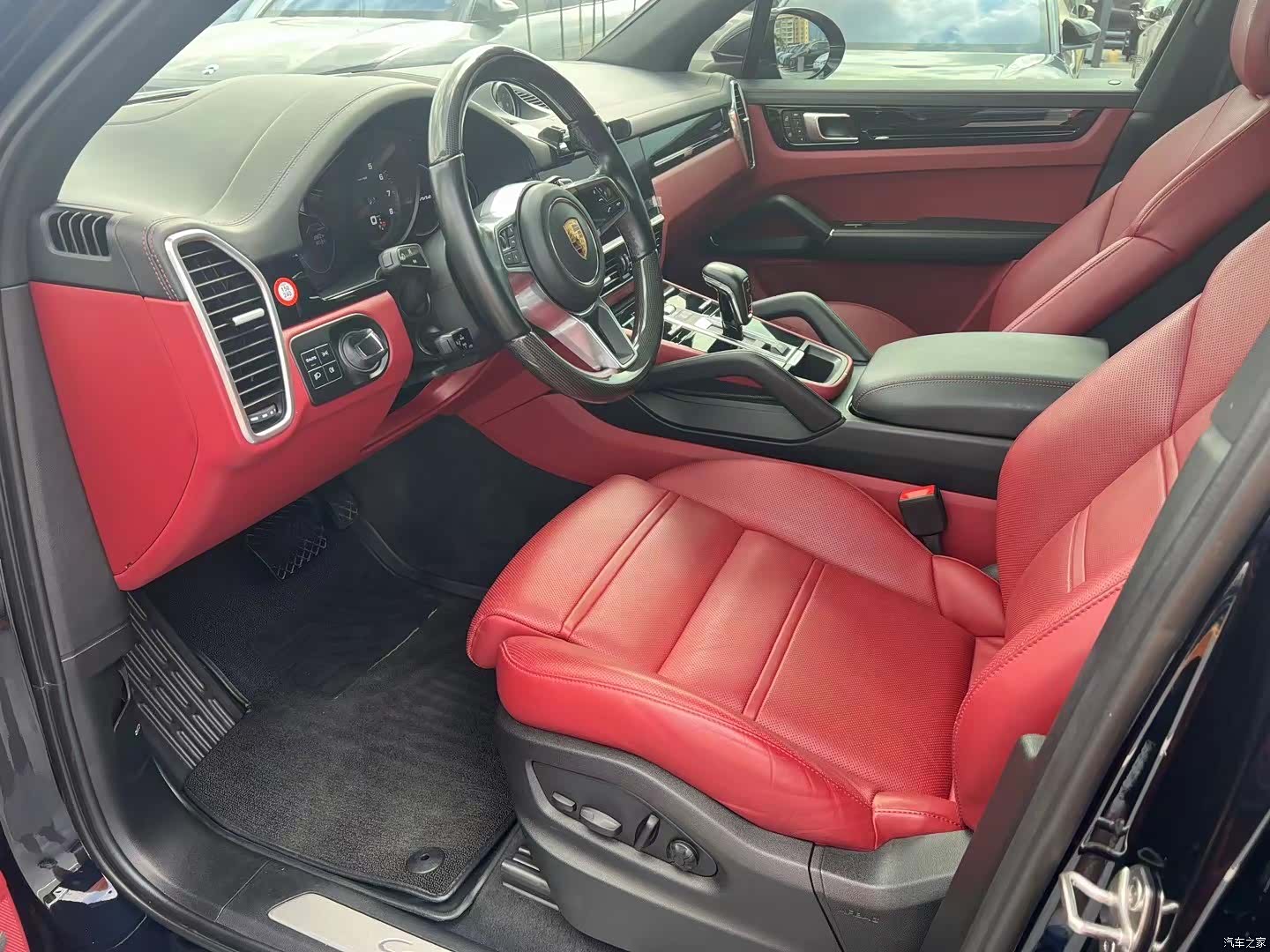 Porsche Cayenne, 2022 все фото