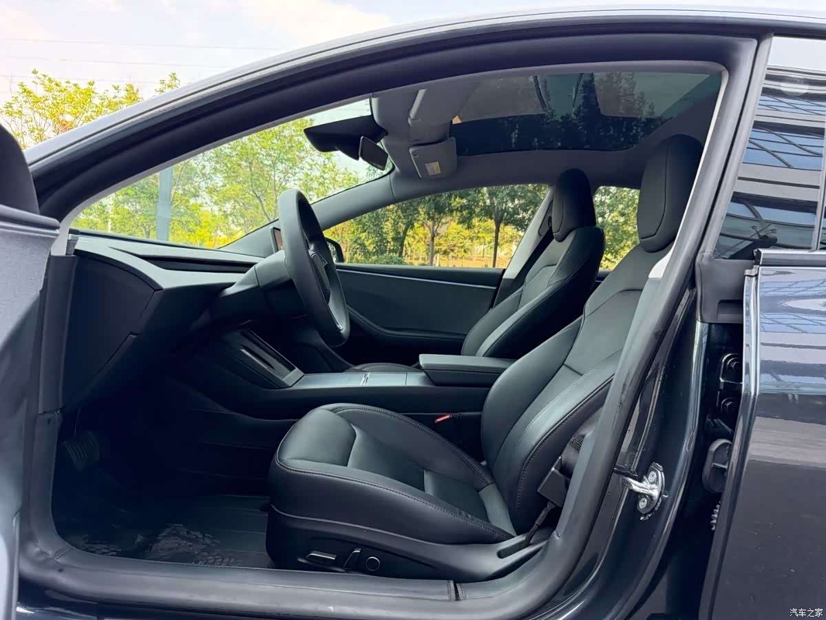 Tesla Model 3, 2025 9
